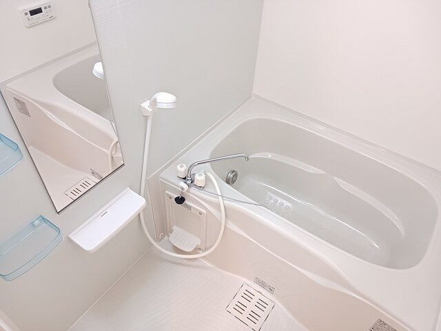 コモド　アデッソの浴室|日々の疲れを癒すお風呂付です