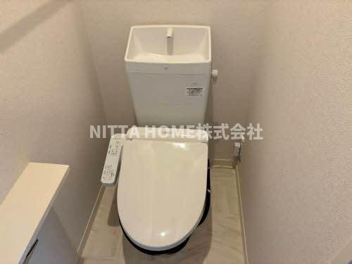 シャーメゾンHANATAのトイレ|暖房洗浄機能付きのトイレです◇