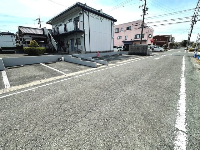 ビーライン浅野 Cの駐車場