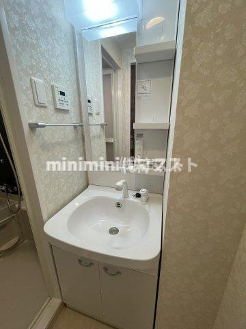 Luxe大阪城南の洗面所