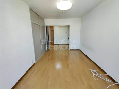 【寝室】 | メガドームウエスト | 寝室にぴったりのお部屋です