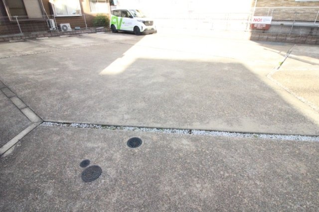 【駐車場】 | 曰佐 藤邸 Ⅰ棟 | 駐車場