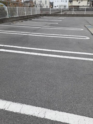 Ｄｏｌｃｅ　Ｂの駐車場|駐車場に車を止められます