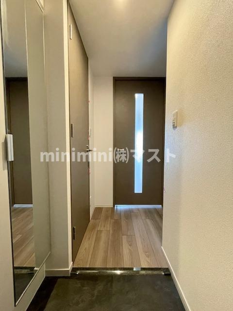 プレサンス東小橋エレディータの玄関