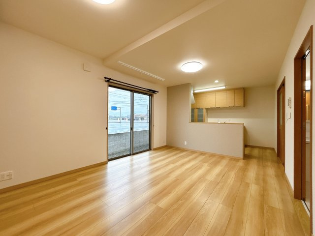 西条市丹原町今井342-4　中古戸建の居間・リビング