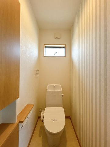 西条市丹原町今井342-4　中古戸建のトイレ