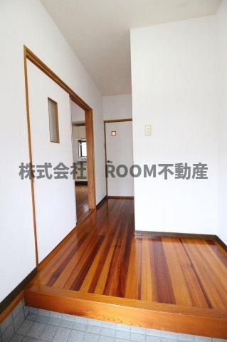 郡元貸家の内装|明るい室内です