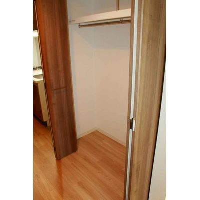 プレサンス新大阪ザ・デイズの収納