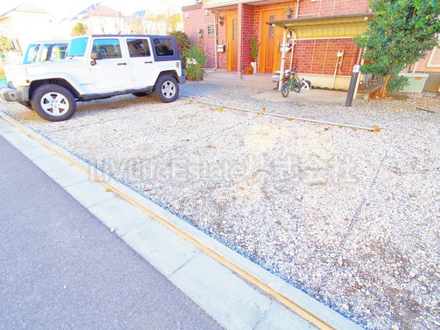 メゾンクレール　Ｃの駐車場
