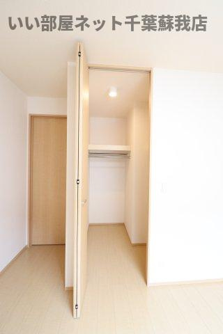 シャリテレーヴ　Ａの収納|衣類の整理がしやすく衣替えしなくても良いのも嬉しいポイント♪