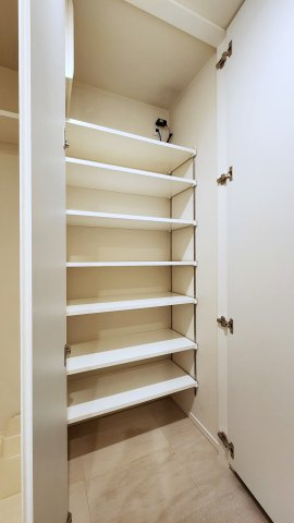 プライムメゾン板橋の収納|シューズクロゼット