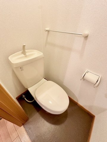 エクセルシスのトイレ|落ち着いたトイレです