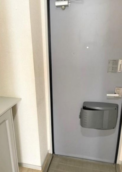ナガシマハイツの玄関