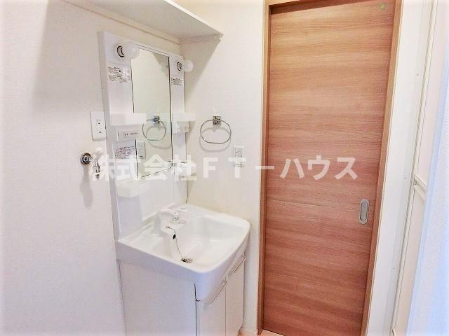 アン・ジュールの洗面所