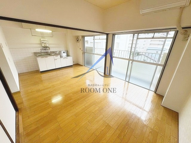 山口マンションの居間・リビング|洋室のお部屋です。