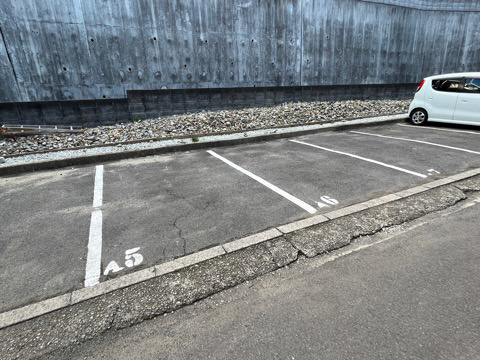 高津橋農住団地A棟の駐車場