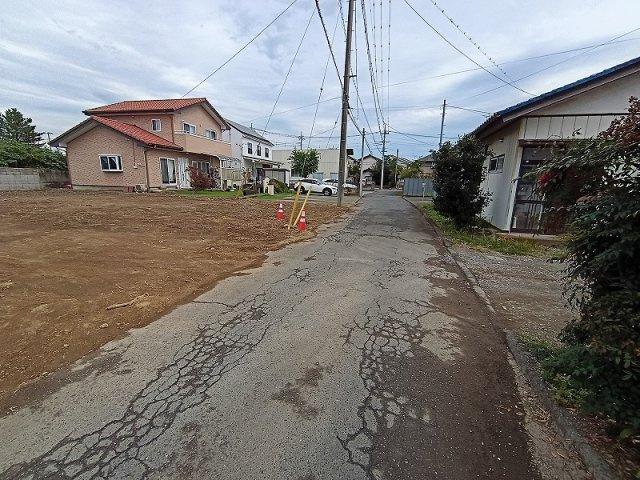 高崎市引間町売地の前面道路含む現地写真