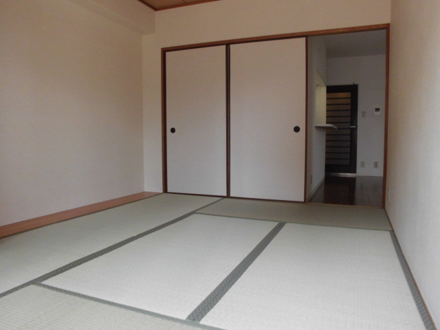 サンフラッツ南桜塚の寝室