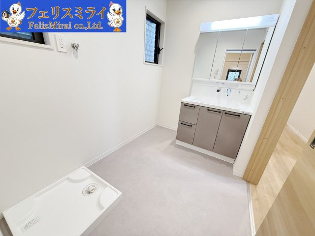 神戸市垂水区清水が丘　中古戸建の独立洗面台