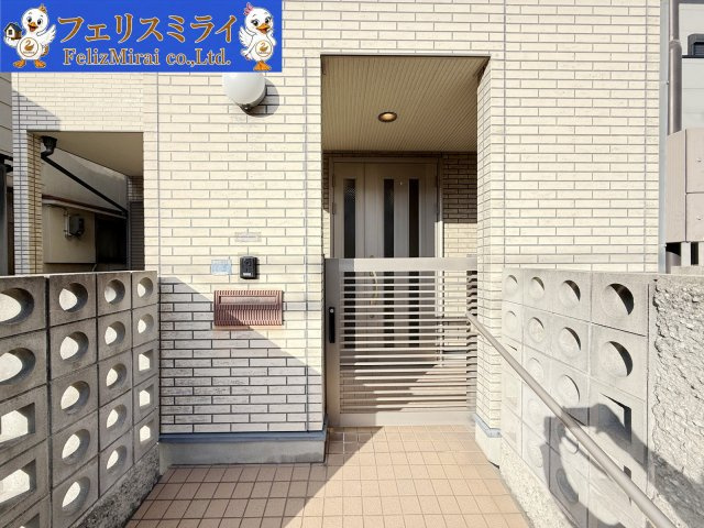 神戸市垂水区清水が丘　中古戸建の玄関