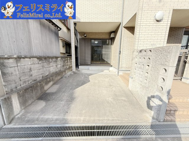 神戸市垂水区清水が丘　中古戸建の駐車場