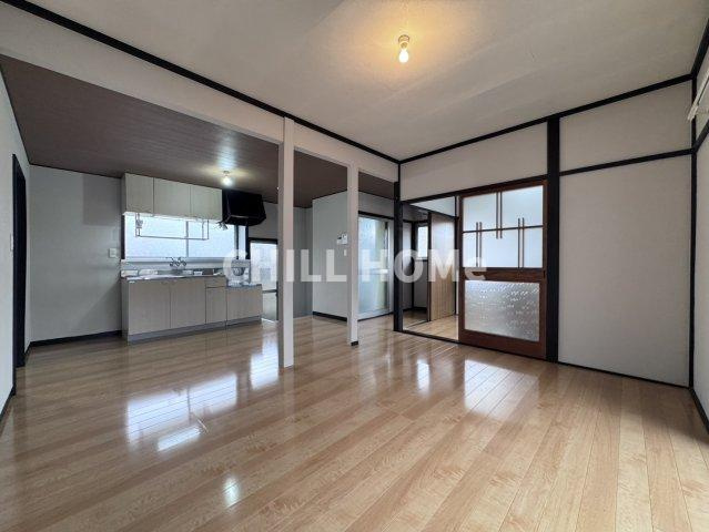 高崎市新町戸建ての居間・リビング|当社、チルホームのHPもご覧ください(^^)/物件情報多数♪