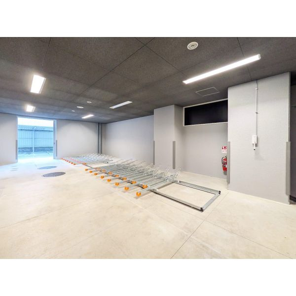 S-RESIDENCE難波西alterの駐車場