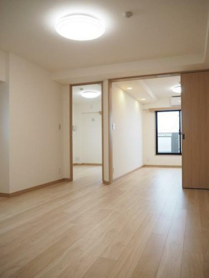 ルーブル方南町弐番館の居間・リビング