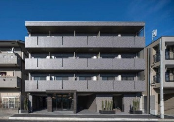 【外観】 | ルーブル都立家政六番館 | 鉄筋コンクリート造のがっちりとした建物。