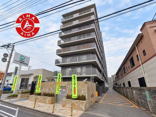 エバーライフ博多駅南の外観|季節の移ろいとともに、表情を変える美しい佇まいが魅力です。