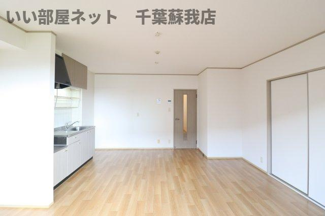 メゾンドォ渕谷　Ａの居間・リビング|ゆったり過ごせるリビングです