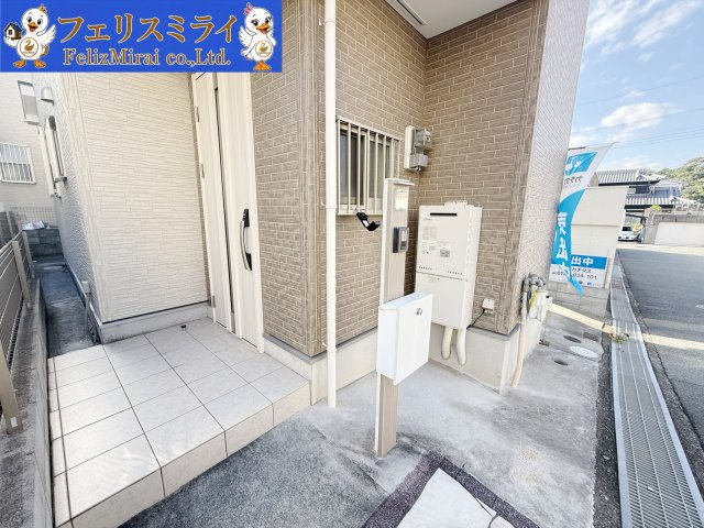 神戸市垂水区本多聞2丁目　戸建ての玄関
