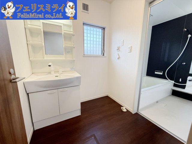 神戸市垂水区本多聞2丁目　戸建ての独立洗面台
