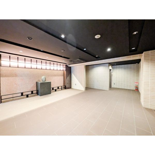 Alivis野田阪神のロビー