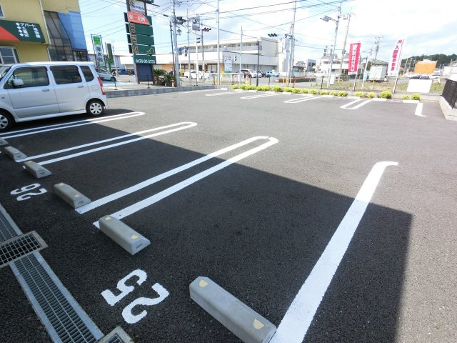 【駐車場】 | ドエル富里　Ａ
