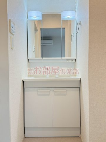 サウスウィンドⅡの洗面所|明るい洗面所です