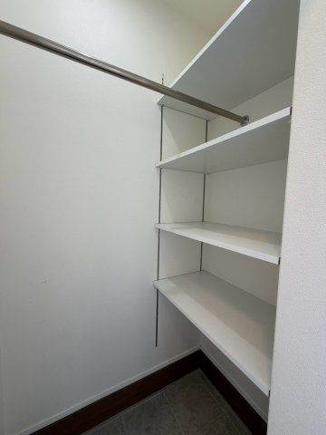 新座市新座3丁目中古戸建の収納
