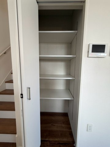 新座市新座3丁目中古戸建の収納