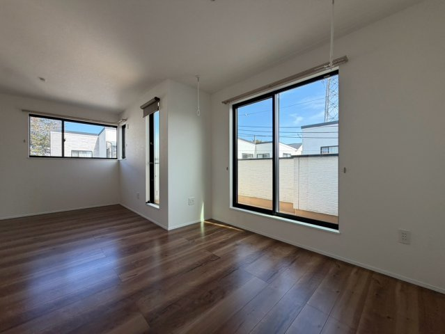 新座市新座3丁目中古戸建の洋室