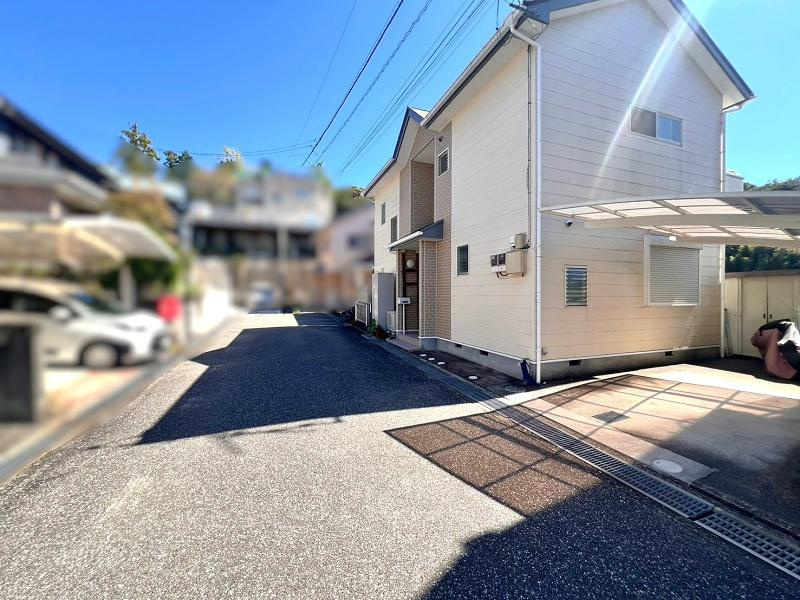 高知市南河ノ瀬町　295-2の前面道路含む現地写真