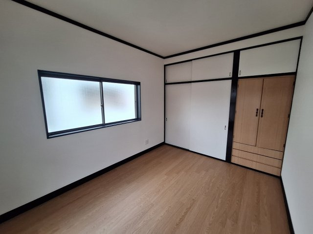 KEM高崎市吉井町吉井川中古住宅の洋室|現地撮影
