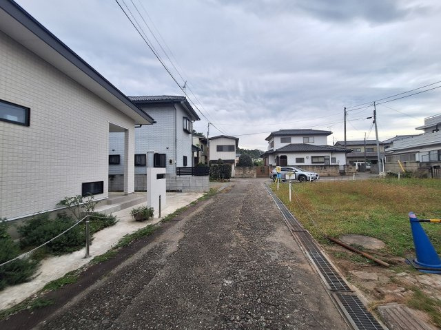 KEM高崎市吉井町吉井川中古住宅の前面道路含む現地写真|現地撮影
