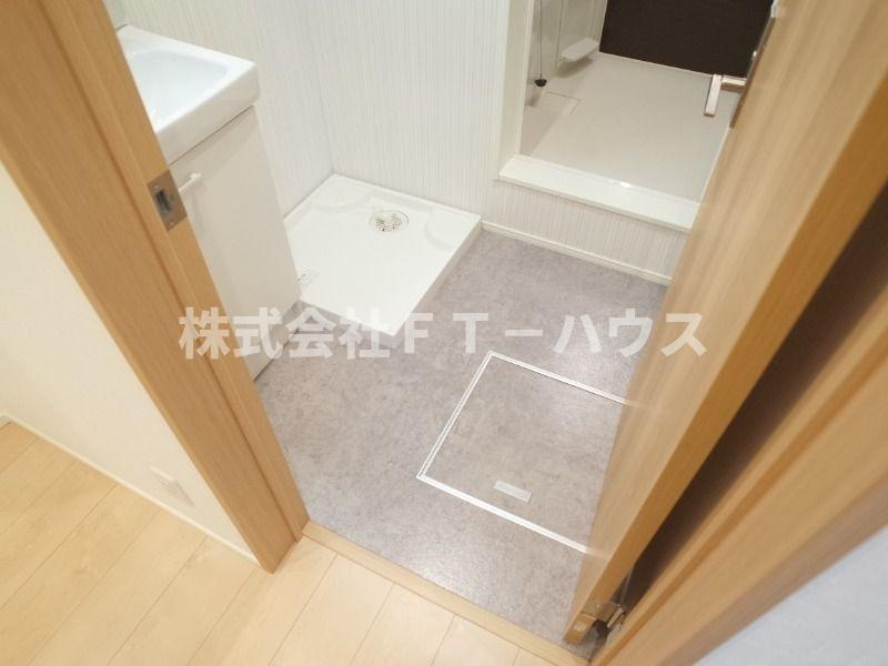 R-FIVEの洗面所