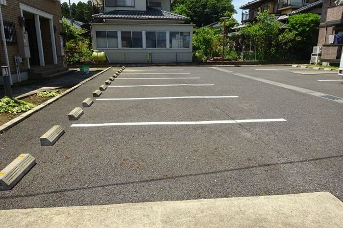 ガーデンパレスの駐車場|カースペースがあります