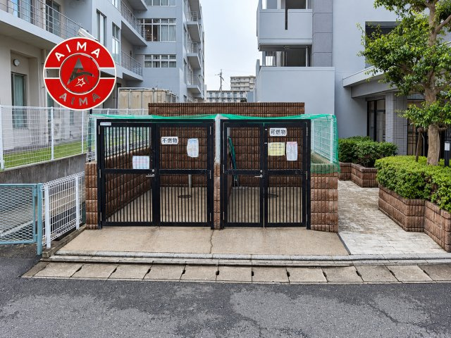 スタシオンイーストスクエアのその他共用部分|敷地内には、ゴミ出しが可能な専用ゴミ置き場を完備。