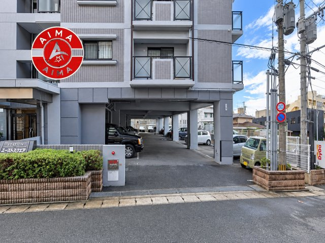 スタシオンイーストスクエアの駐車場|敷地内の駐車場です。