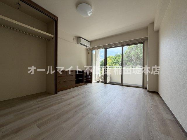 川崎市麻生区高石３丁目の賃貸マンションの居間・リビング