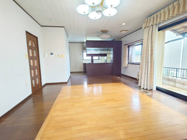 神栖市柳川Ａ戸建の居間・リビング|ＬＤＫ２０．５帖