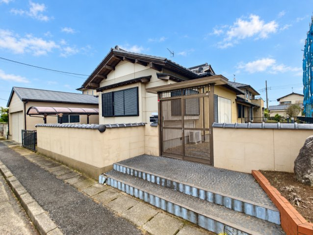 神栖市柳川Ａ戸建の外観|門扉有