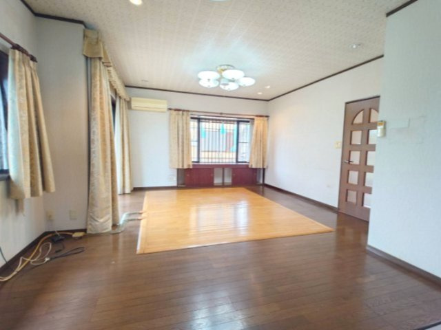 神栖市柳川Ａ戸建の居間・リビング|ＬＤＫ２０．５帖